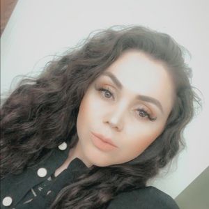 Meet your Posher, Eva